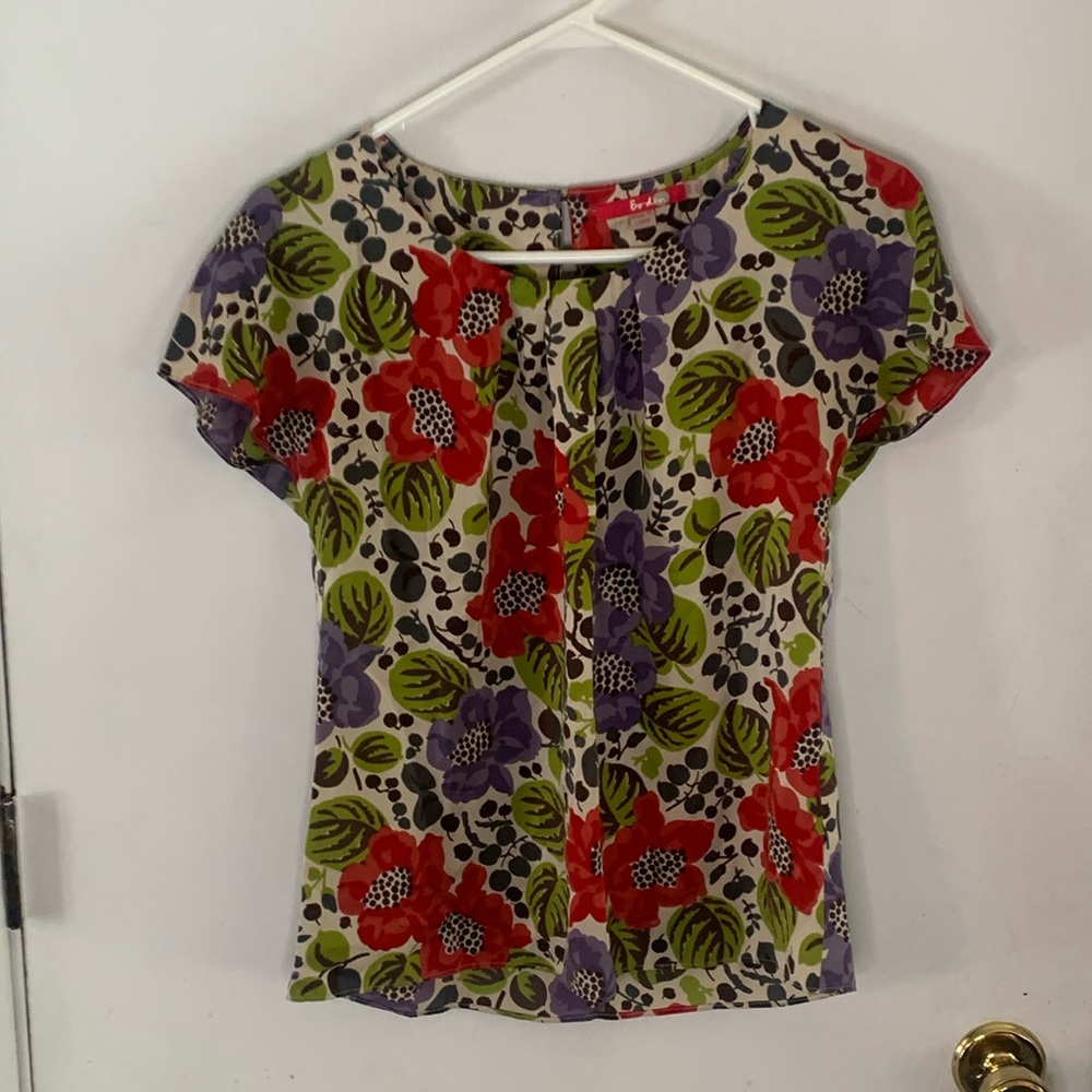 Boden beige silk sleeveless blouse with purple red floral print Size 4